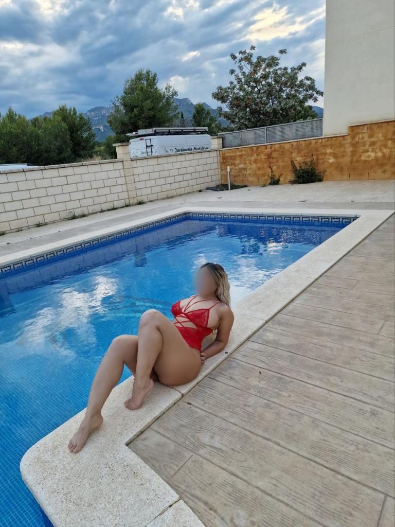 Chica busca chico en Almería: 