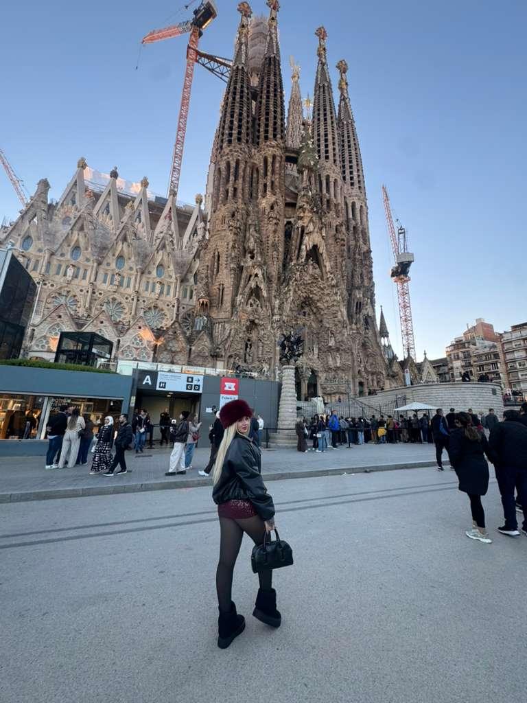 664715348: Chica busca chico en Málaga