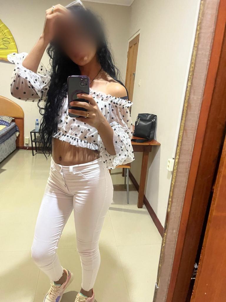 Chica busca chico en Cádiz: 