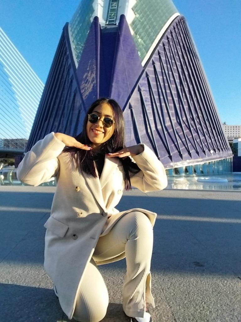 658265054: Chica busca chico en Huelva