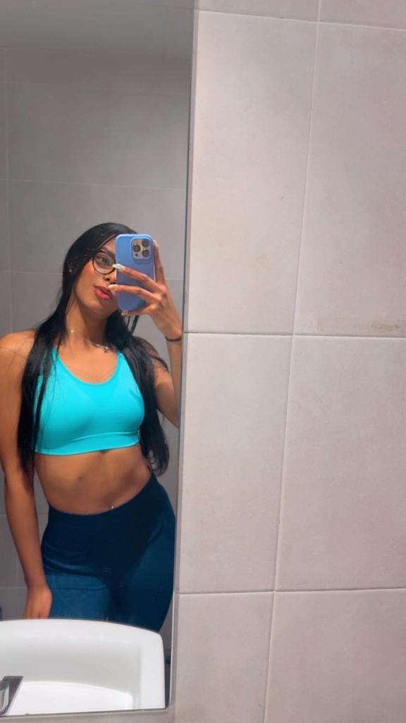 689277637: Chica busca chico en Barcelona