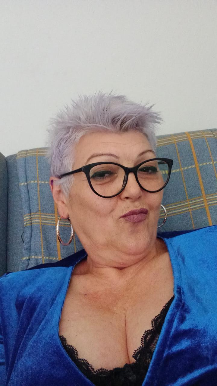 Chica busca chico en Asturias: 