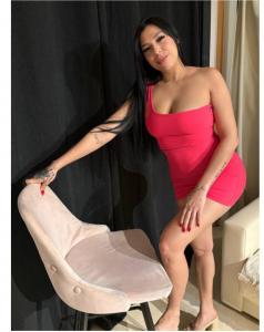 617746381: Chica busca chico en Madrid