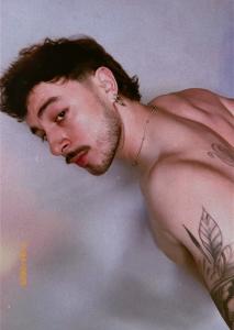 672044911: Chico busca chica en Valencia