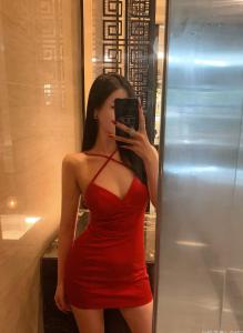 694446568: Chica busca chico en Barcelona