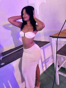 676177673: Chica busca chico en Barcelona