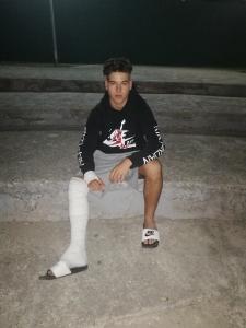 664170055: Chica busca chico en Sevilla