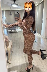 672861210: Chica busca chico en Madrid