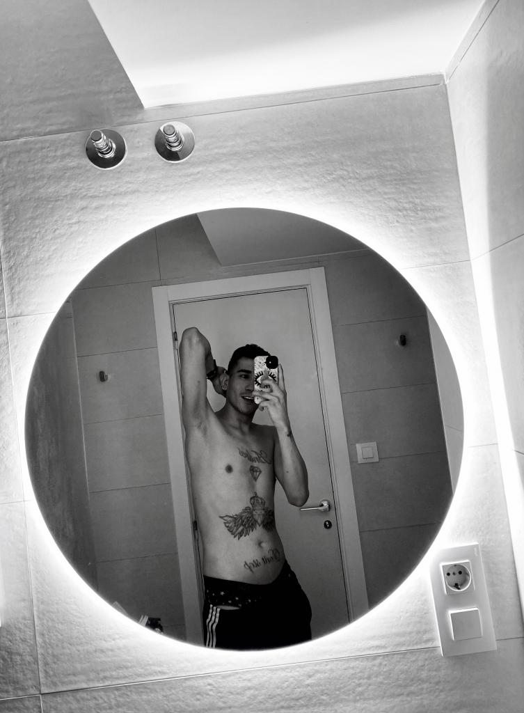 617658902: Chico busca chica en Madrid