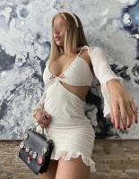 613869774: Chica busca chico en Alicante