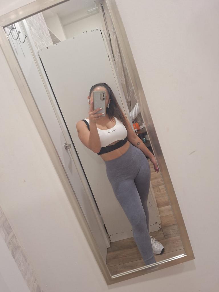 613298048: Chica busca chico en Barcelona