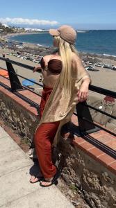 677832202: Chica busca chico en Barcelona