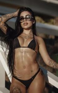 Chica busca chico en Alicante: Chica busca chico