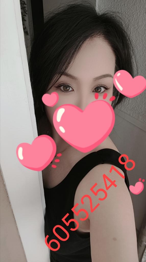 605525418: Chica busca chico en Barcelona