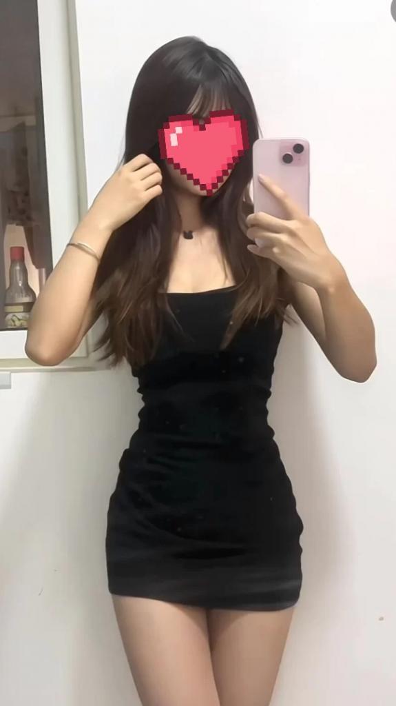 688579226: Chica busca chico en Sevilla