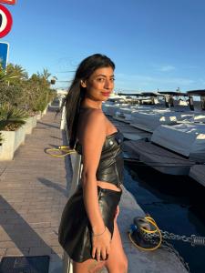 624421641: Chica busca chico en Madrid