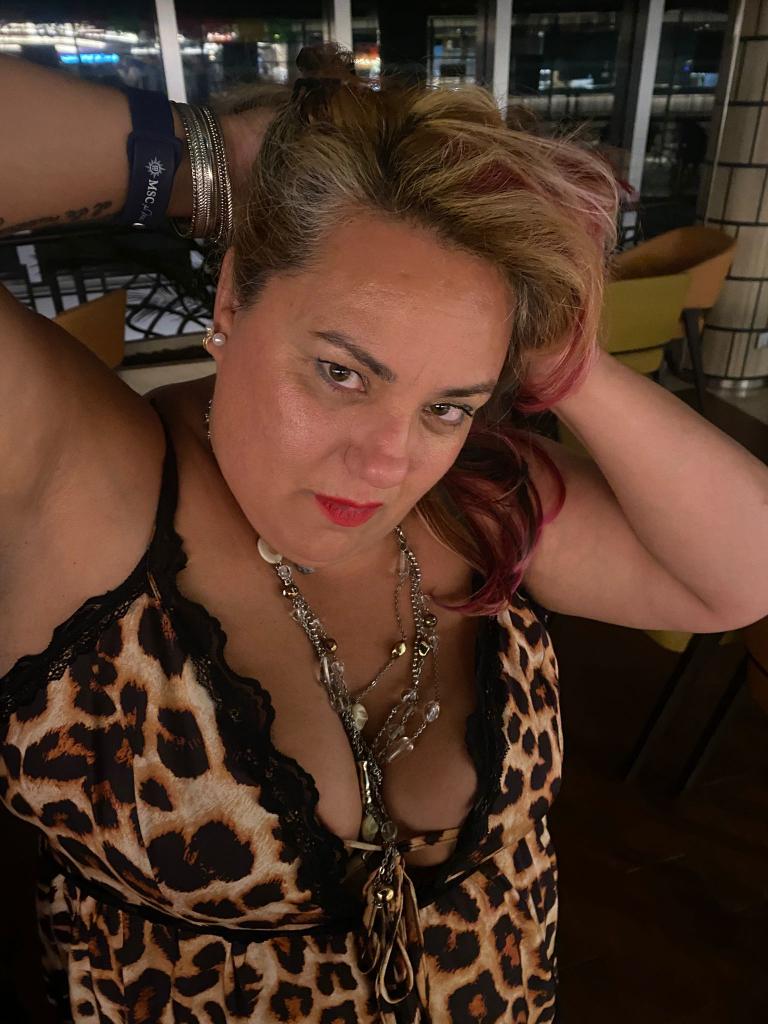 695463331: Chica busca chico en Pontevedra