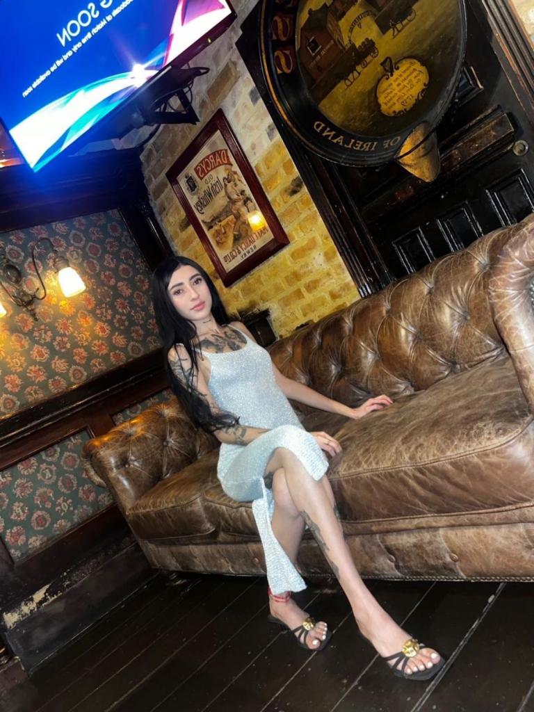 613737544: Chica busca chico en Málaga