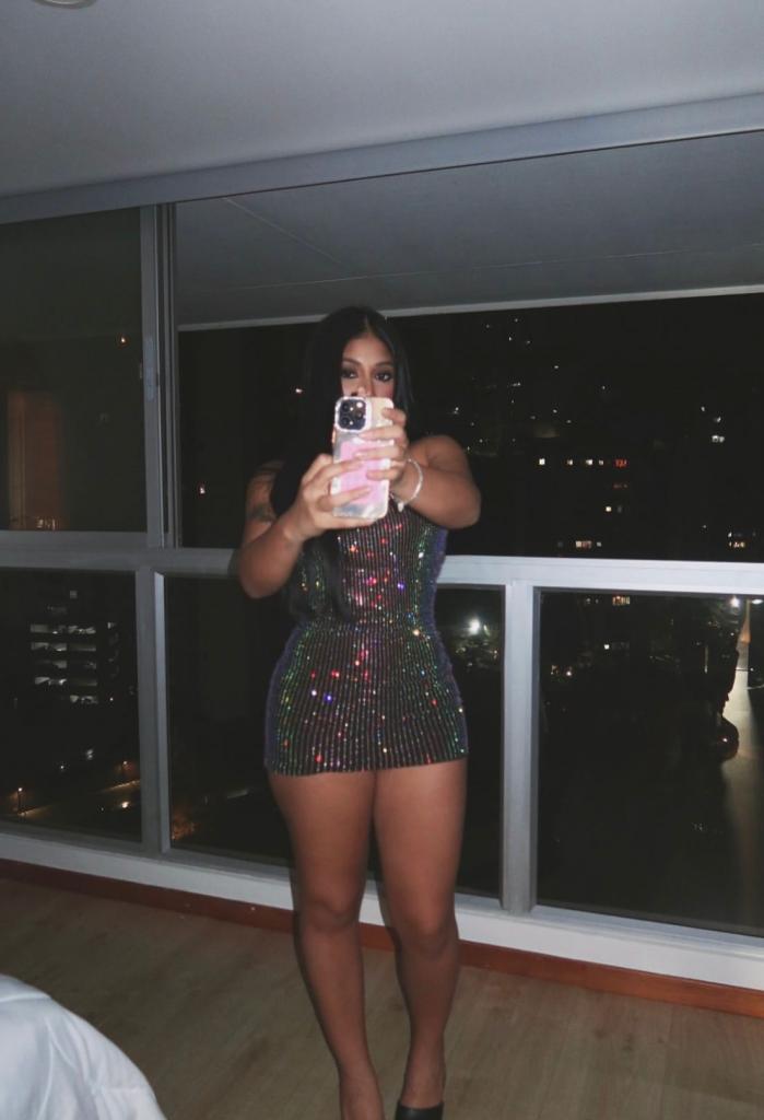 664282904: Travesti en León