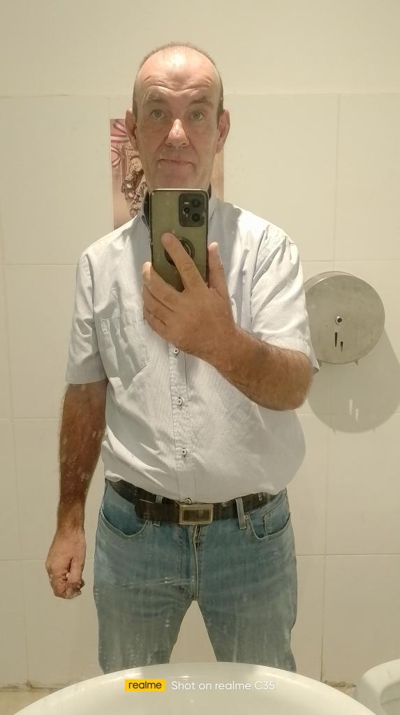 615231517: Chico busca chica en Barcelona