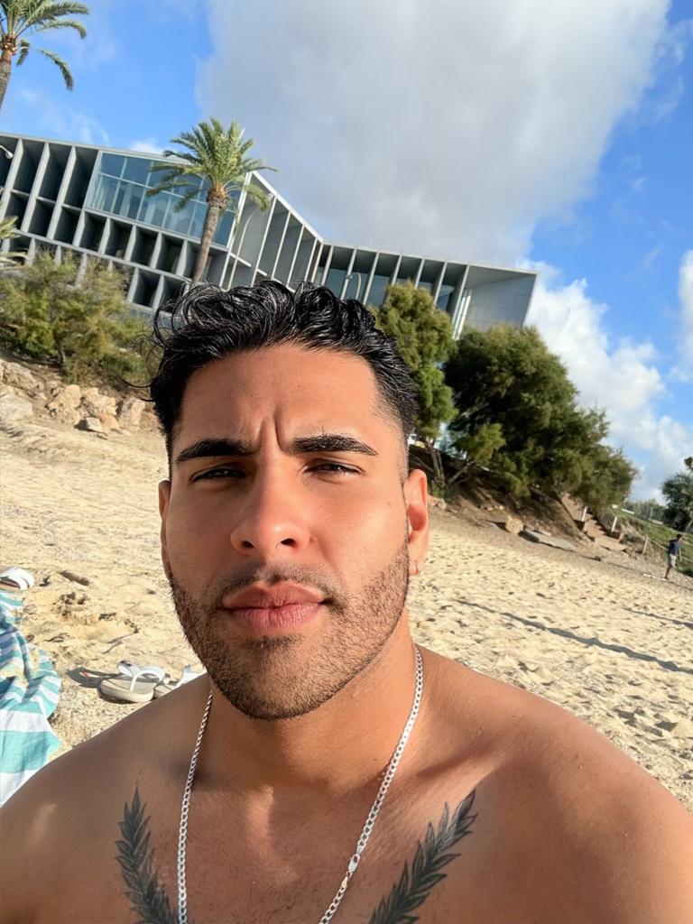 Chico busca chica en Mallorca: 