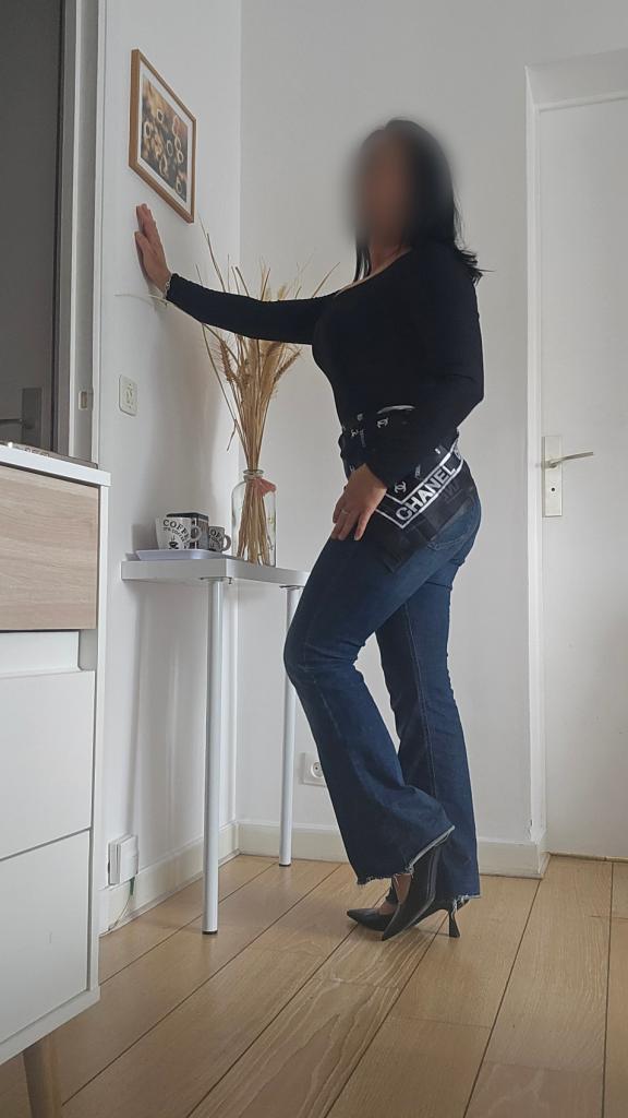 611399086: Chica busca chico en Huesca