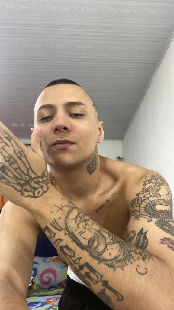 Chico busca chica en Orense: 