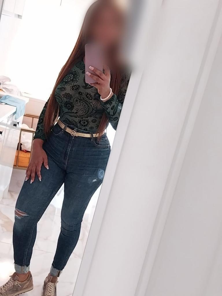 Chica busca chico en Granada: 