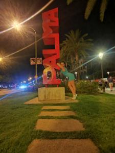 682603754: Chica busca chico en Mallorca