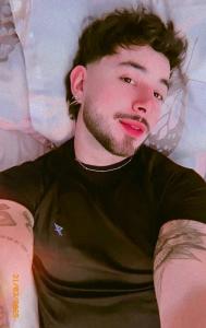 672044911: Chico busca chica en Valencia