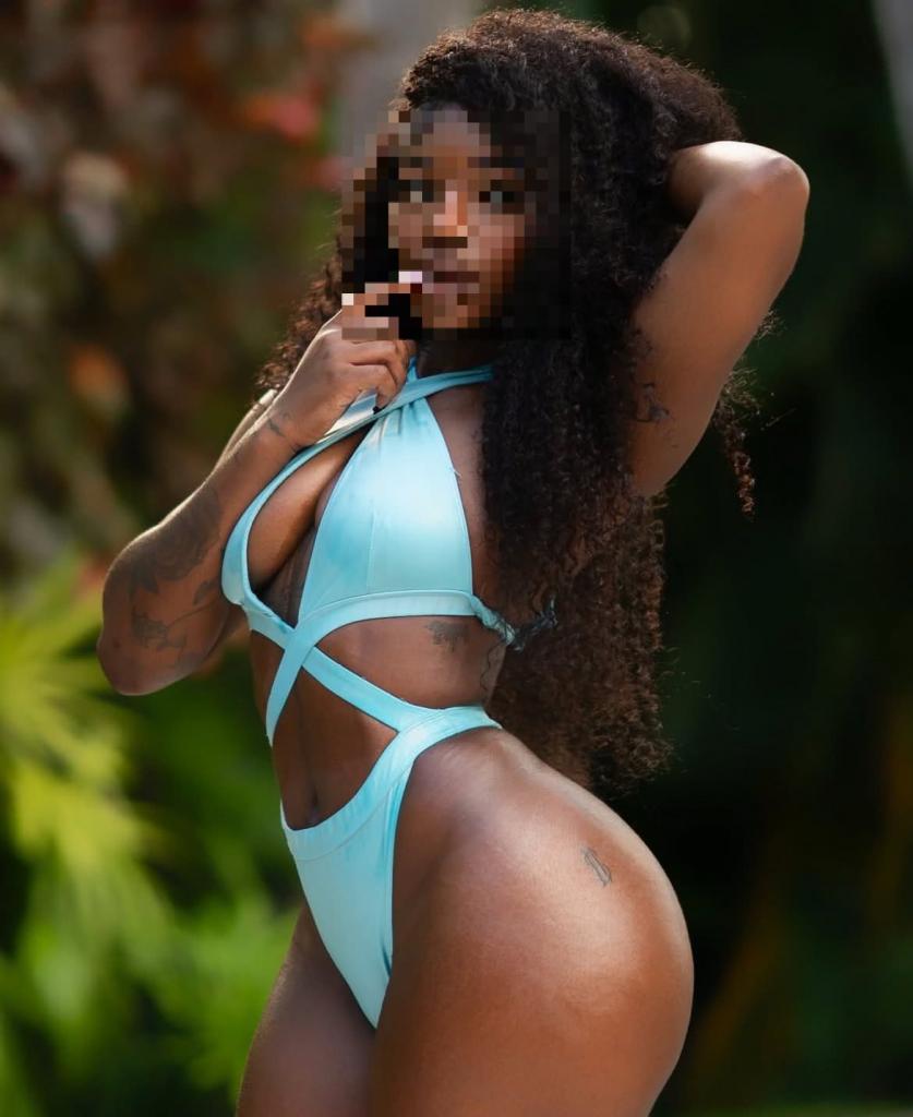 624025881: Chica busca chico en Sevilla