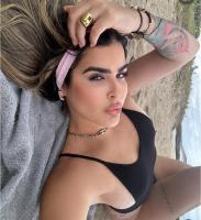 677392238: Chica busca chico en Sevilla