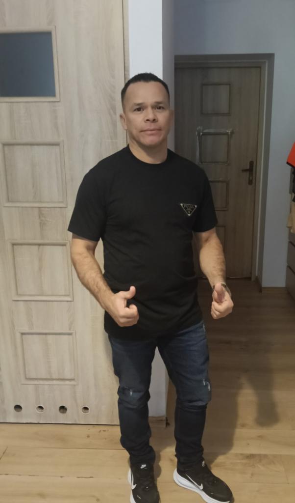 617516513: Chico busca chica en Valencia