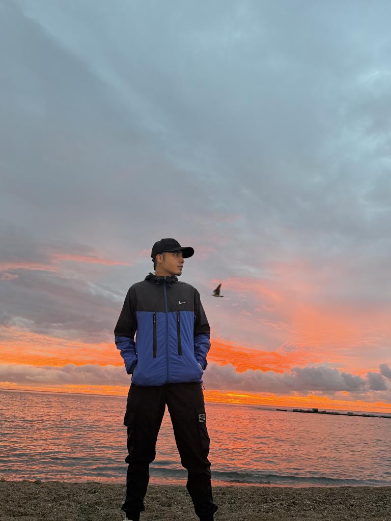 643701664: Chico busca chica en Barcelona