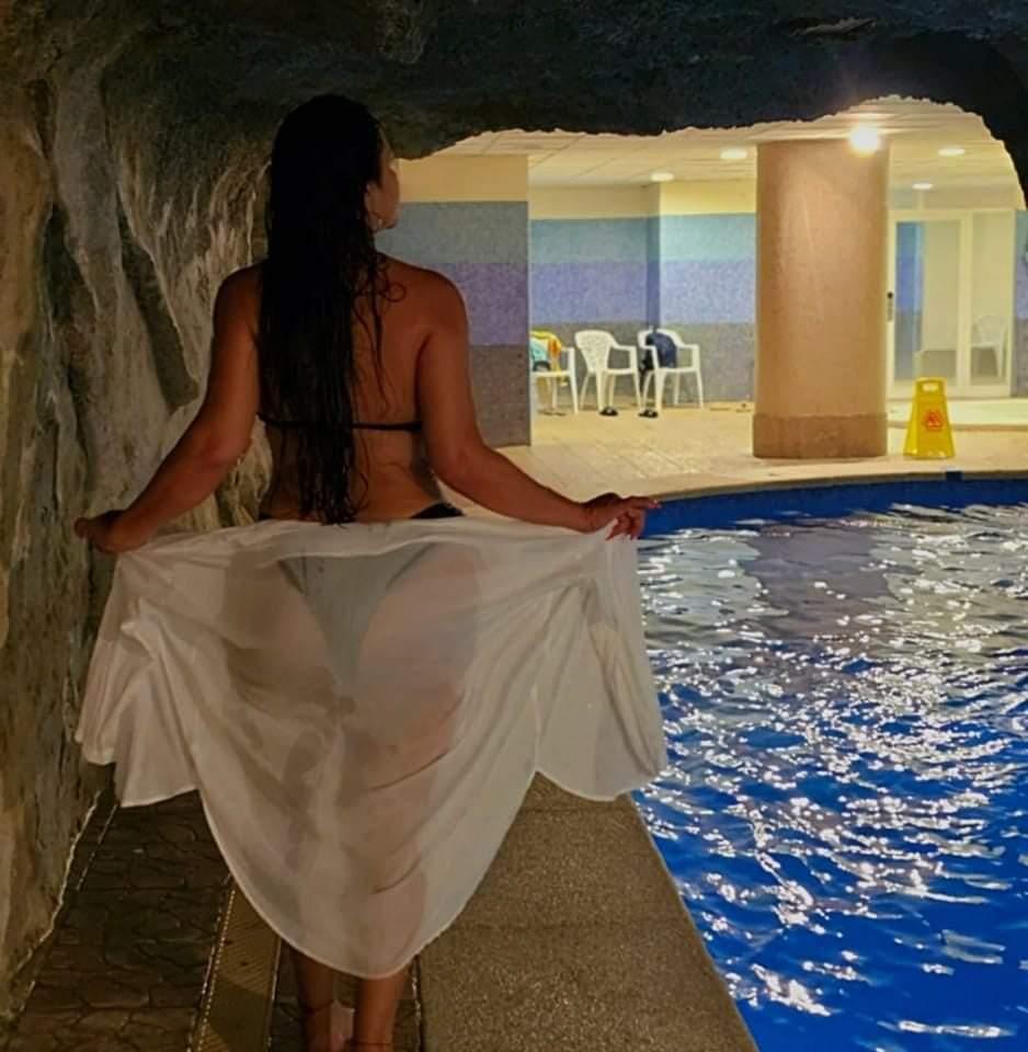 607264651: Chica busca chico en Barcelona