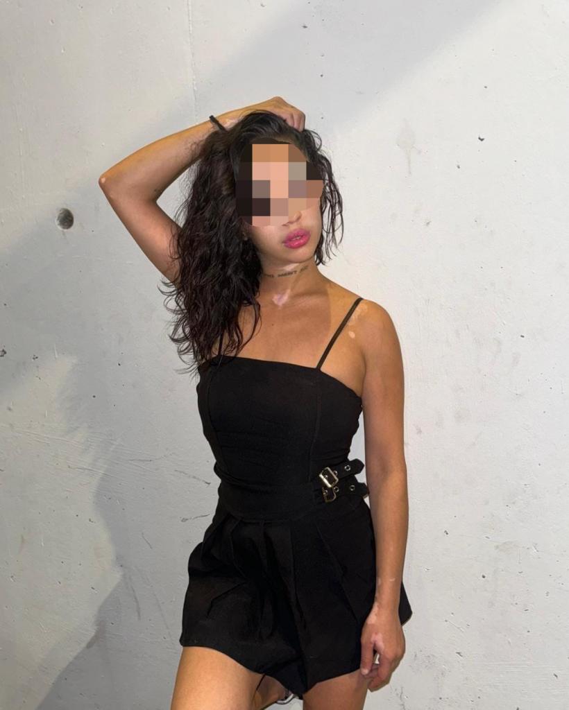 637050739: Chica busca chico en Barcelona