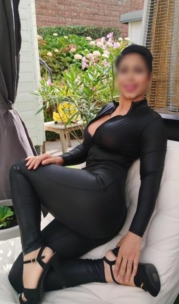 656447507: Chica busca chico en Asturias