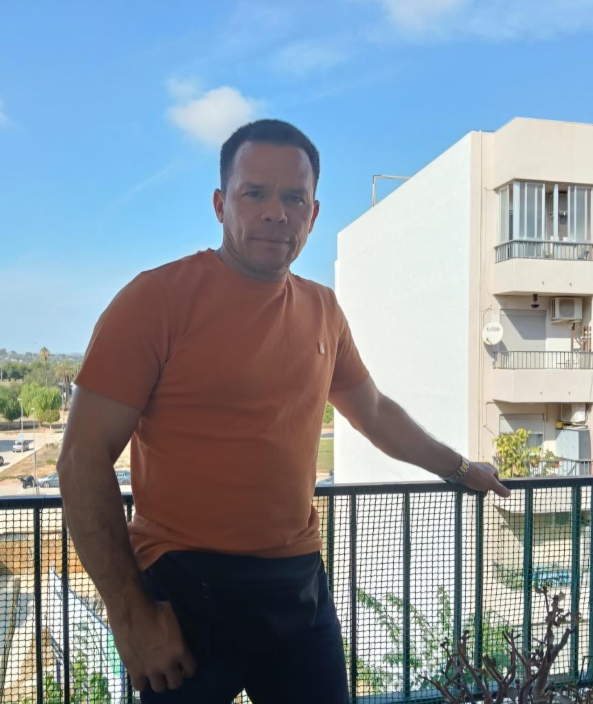 Chico busca chica en Valencia: 