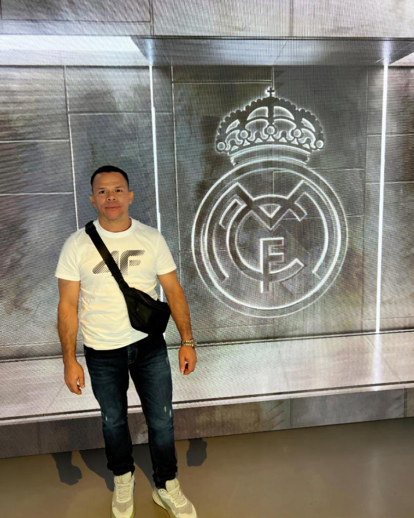 617516513: Chico busca chica en Valencia