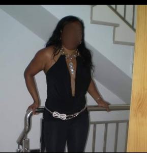 641010831: Chica busca chico en Sevilla