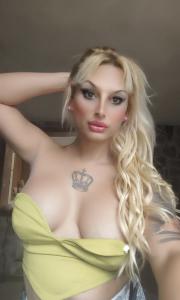 664595043: Chica busca chico en Barcelona