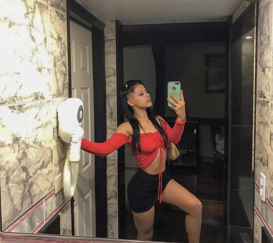 Chica busca chico en Granada: 