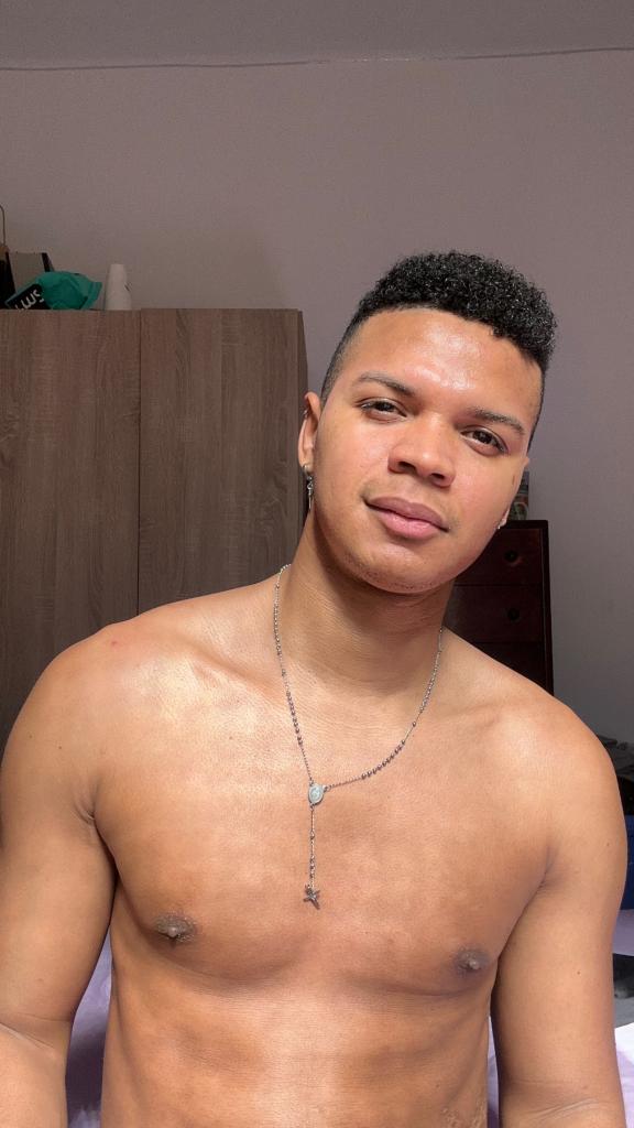 631780828: Chico busca chica en Barcelona