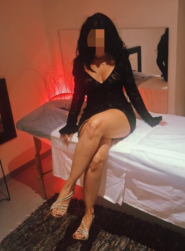 650871921: Chica busca chico en Barcelona