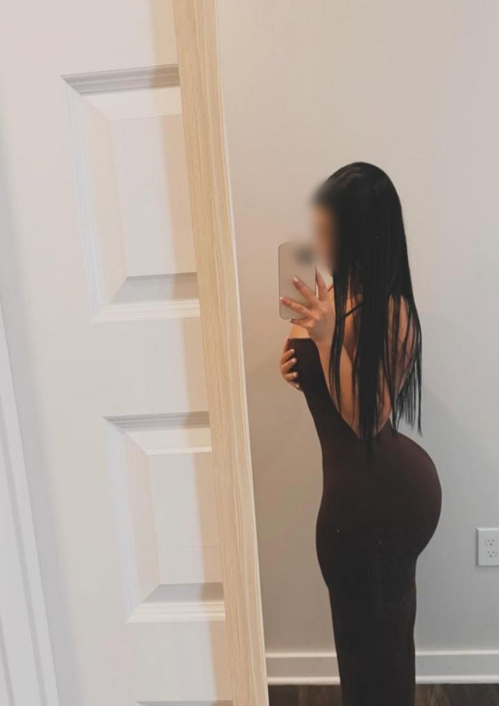 641035372: Chica busca chico en Sevilla