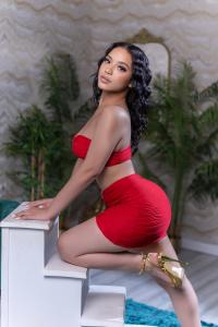 663138705: Chica busca chico en Barcelona