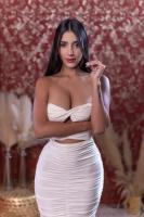 663138705: Chica busca chico en Barcelona