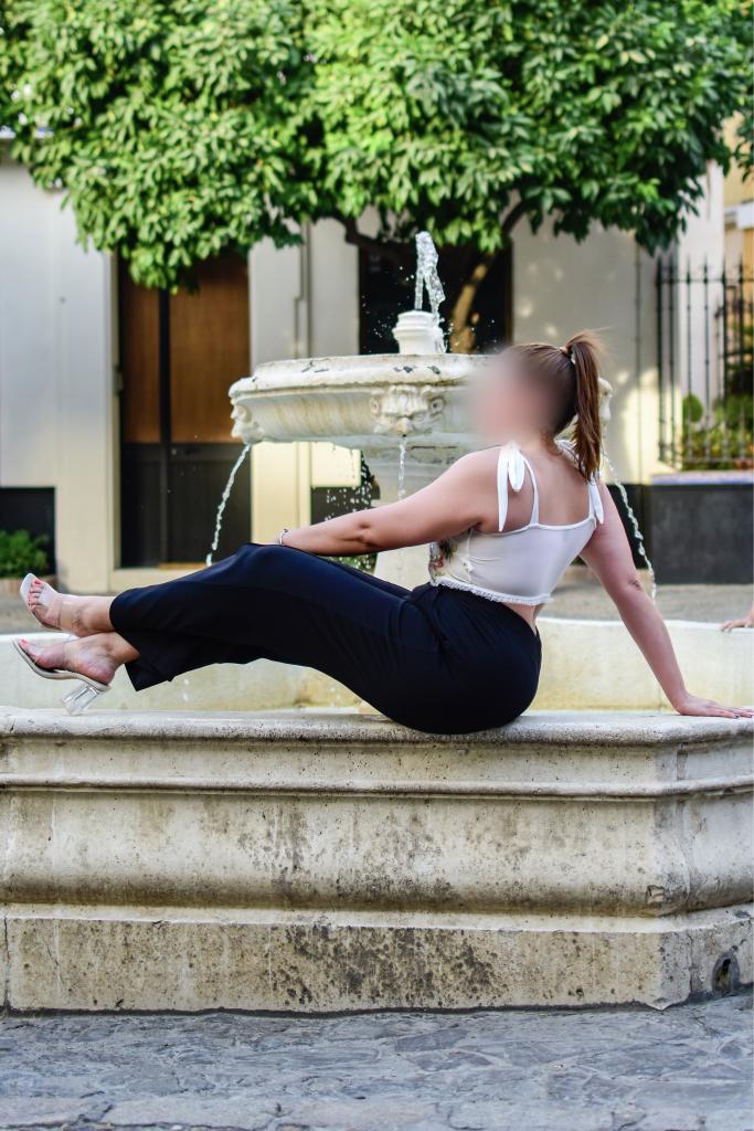 678971704: Chica busca chico en Sevilla