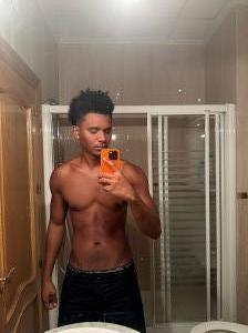 647939467: Chico busca chica en Madrid