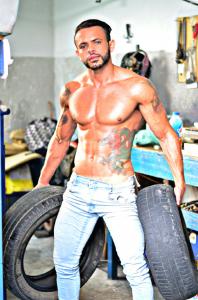 613905501: Chico busca chica en Madrid